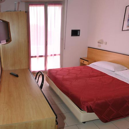 Hotel Levante Cervia Exterior foto