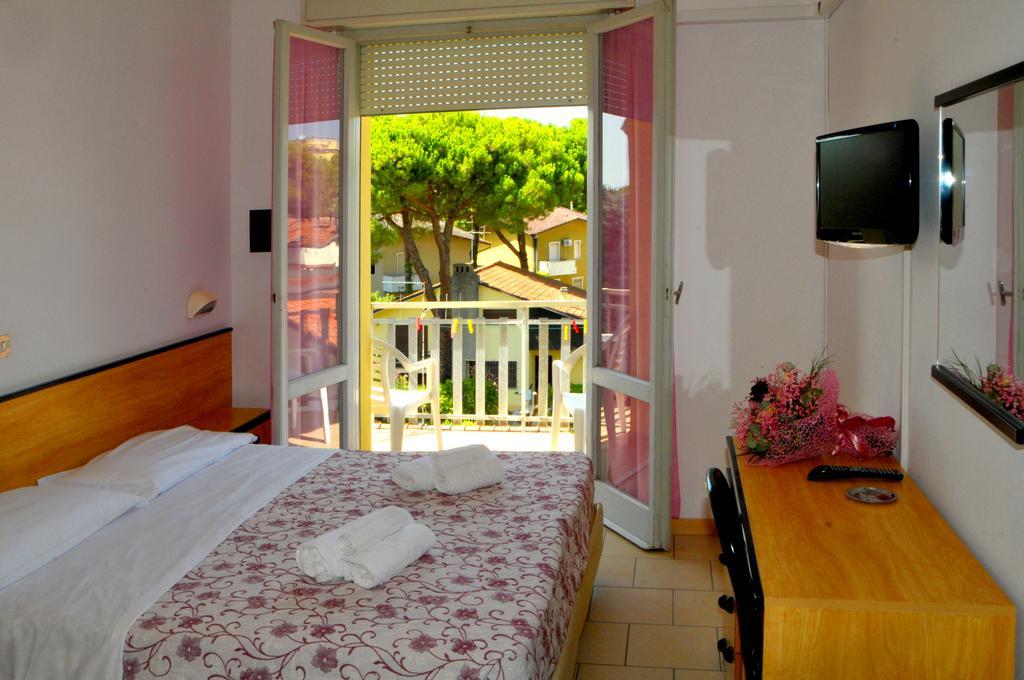 Hotel Levante Cervia Exterior foto