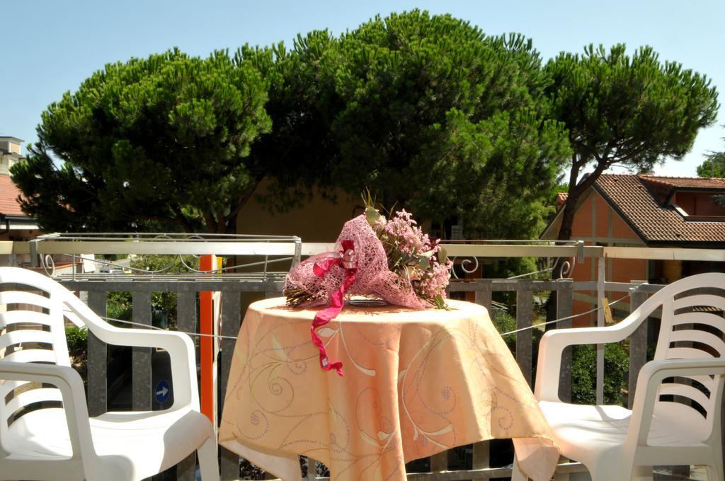 Hotel Levante Cervia Exterior foto
