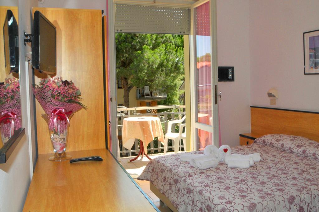 Hotel Levante Cervia Exterior foto